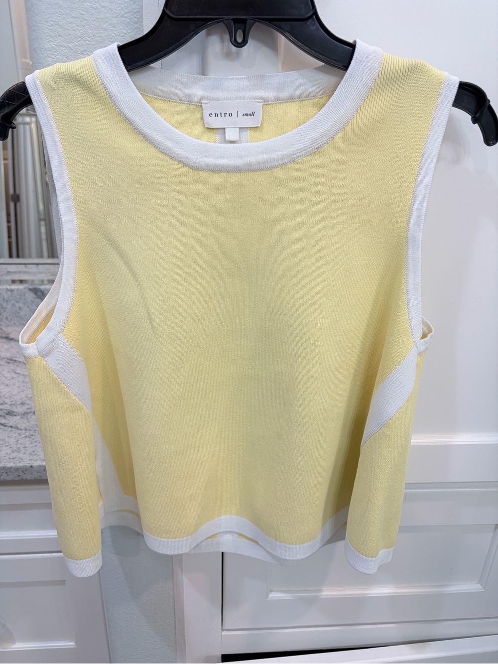 Entro Yellow & White Sleeveless Knit Top
